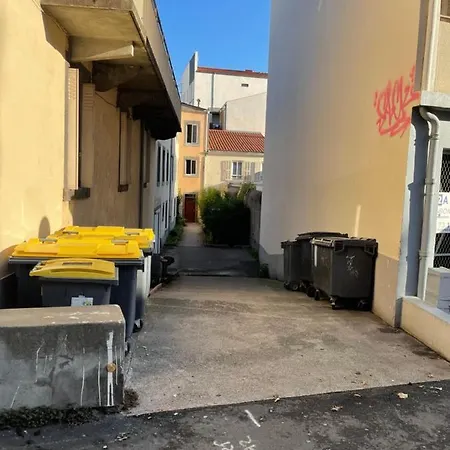 Joli Studio Calme-centre-ville-delille-jacobin23